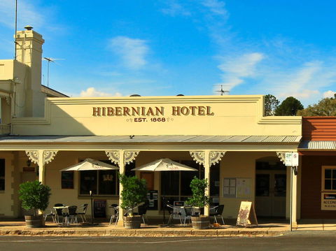 Hibernian Hotel Apartments - Accommodation Mt Buller 0