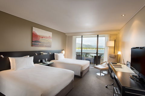 Hilton Cairns - Accommodation Mt Buller 2