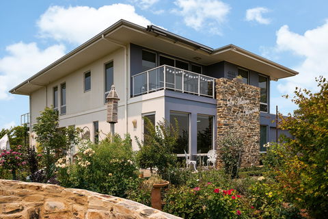 La Maison Du Vigneron B&B & Special Ocassion Dining - Accommodation Mt Buller 0