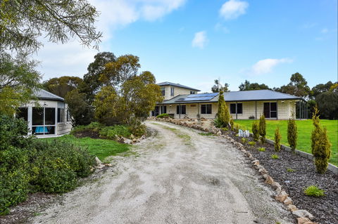 McKinnon's Holiday Home - Accommodation Mt Buller 0