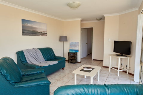 Preston Beach Front Apartment - Accommodation Mt Buller 2