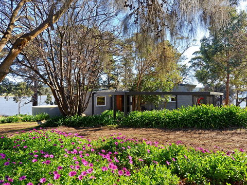 Taylors Bay Cottage - Accommodation Mt Buller 0