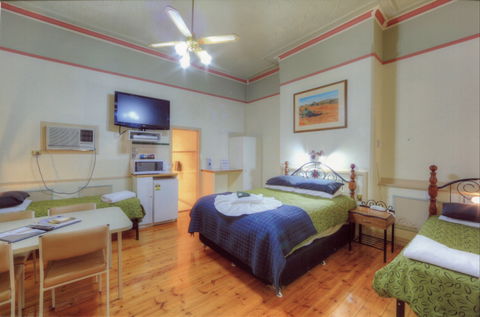 The Lodge Outback Motel - Accommodation Mt Buller 2