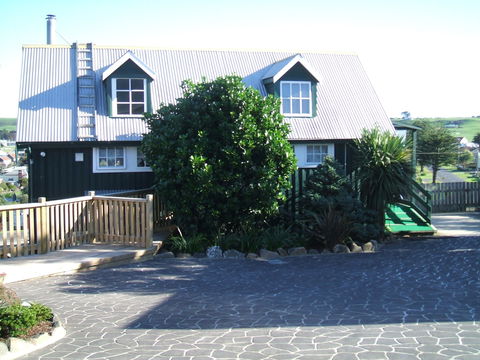 Touchwood Cottages & Gallery & Cafe - Accommodation Mt Buller 2