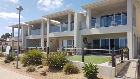 Wallaroo Jetty Holiday Accommodation - Accommodation Mt Buller 1