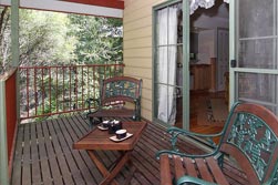 Eagle Hammer Cottages - Accommodation Mt Buller 3