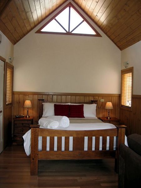 Loves Lane Cottages - Accommodation Mt Buller 3