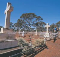 Old Pioneer Cemetery Coolgardie - Accommodation Mt Buller