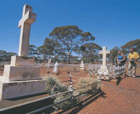 Old Pioneer Cemetery Coolgardie - Accommodation Mt Buller 0