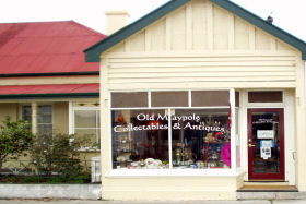 Old Maypole Collectables & Antiques - Accommodation Mt Buller 0