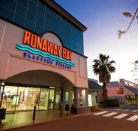 Runaway Bay Shopping Village - Accommodation Mt Buller
