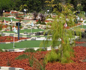18 Hole Mini Golf - Club Husky - Accommodation Mt Buller 0