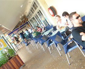 Beachfront Hotel - Accommodation Mt Buller 3