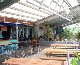 Beachfront Hotel - Accommodation Mt Buller 1