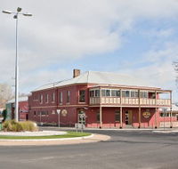 Kellys Rugby Hotel and Bottle Shop - Accommodation Mt Buller