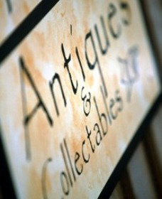 Mr Pickwicks Fine Old Books - Accommodation Mt Buller 0