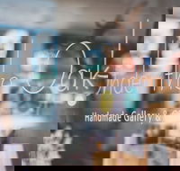 Under The Oak Handmade Gallery and Gifts - Accommodation Mt Buller