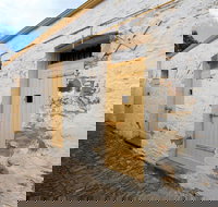 Police Lockup And Stables - Accommodation Mt Buller