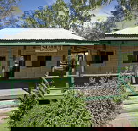 Lenroy Slab Hut - Accommodation Mt Buller