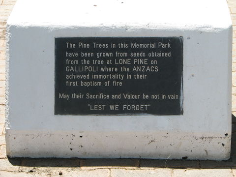 War Memorial And Heroes Avenue, Roma - Accommodation Mt Buller 1