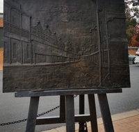 Russell Drysdale Easel Sculpture - Accommodation Mt Buller