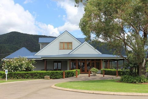 Audrey Wilkinson Vineyard: Picnic With Wine Masterclass Tasting - Accommodation Mt Buller 5