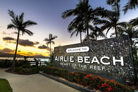 Airport Transfers - One Way Share Shuttle Service - Accommodation Mt Buller 1
