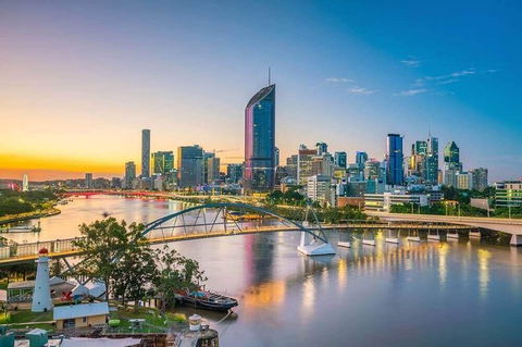 Brisbane Airport Transfers : Brisbane Airport BNE To Brisbane In Luxury Van - Accommodation Mt Buller 5