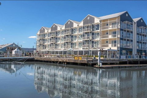 3.5 Hours Walking Guided Tour Of Launceston Highlights - Accommodation Mt Buller 2