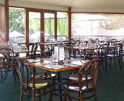 Oakbank Hotel - Accommodation Mt Buller 1