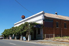 Red Hill Hotel - Accommodation Mt Buller 0