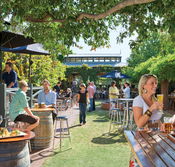 The Edinburgh Hotel and Cellars - Accommodation Mt Buller