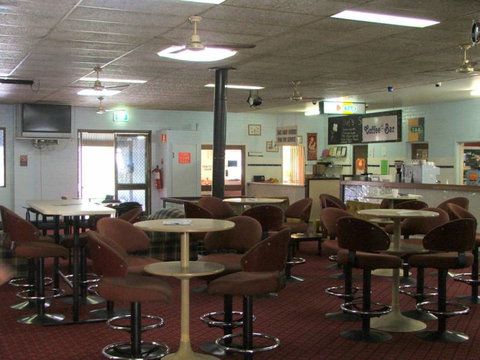 Red Hummingbird Bar - Accommodation Mt Buller 4