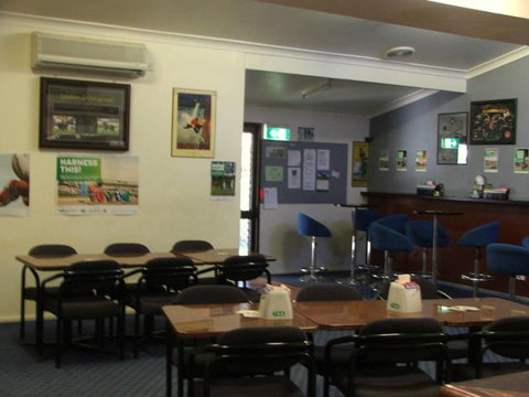 Red Hummingbird Bar - Accommodation Mt Buller 5