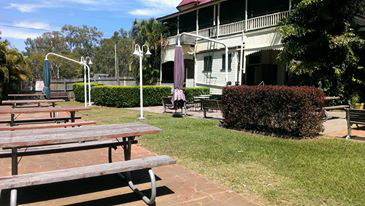 Lakes Creek Hotel - Accommodation Mt Buller 3