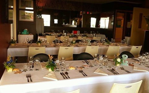 Zebra Crossing Bar & Bistro - Accommodation Mt Buller 3