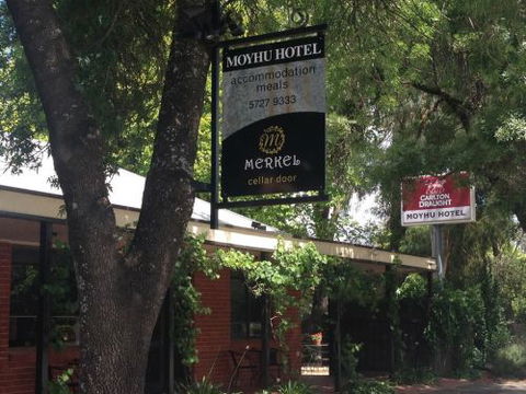Moyhu Hotel - Accommodation Mt Buller 1