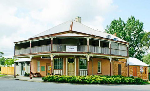 The Victoria Hotel Hinton - Accommodation Mt Buller 0
