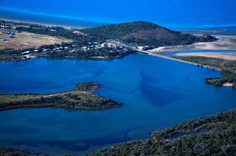 Causeway Lake Markets - Accommodation Mt Buller 0
