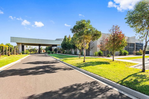 Quality Suites Point Cook Seasons 5 - Accommodation Mt Buller 1