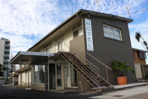 Golden Shores Airport Motel - Accommodation Mt Buller 0