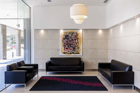 Oaks Glenelg Plaza Pier Suites - Accommodation Mt Buller 6