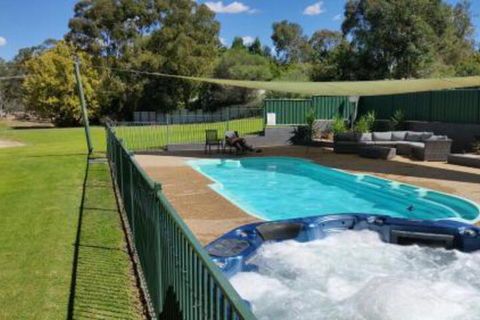 Early Settlers Motel Tocumwal - Accommodation Mt Buller 0
