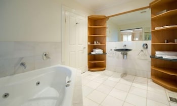 Lakeside Suites 3 - Accommodation Mt Buller 2