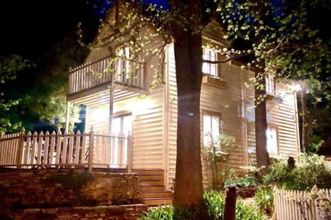 Aldgate Creek Cottage Bed & Breakfast - Accommodation Mt Buller 0