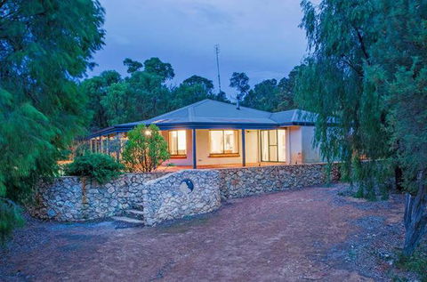 Yallingup Pet Friendly Bush Retreat - Accommodation Mt Buller 4