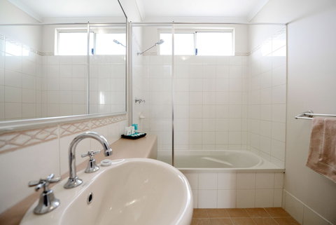 Wavecrest Village & Tourist Park - Accommodation Mt Buller 4