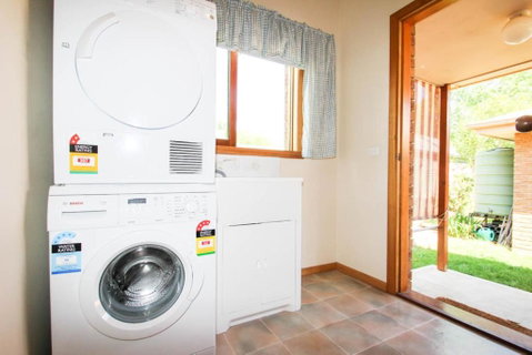 Bright Country Home - Accommodation Mt Buller 2