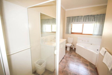 Bright Country Home - Accommodation Mt Buller 1