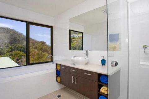 Earth Sea Sky - Accommodation Mt Buller 2